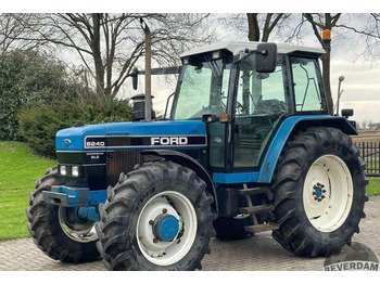 Ford 8240  - Farm tractor