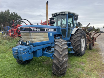  Ford TW35 - Farm tractor