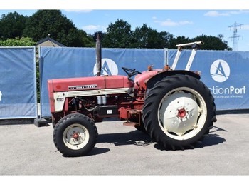 International 423 - Farm tractor