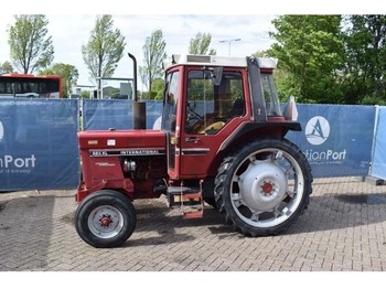 International 685 XL - Farm tractor