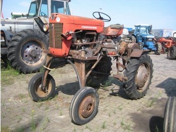 Massey Ferguson 825 - Farm tractor