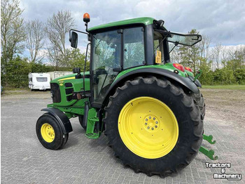 John Deere 6130 2wd - Farm tractor: picture 2