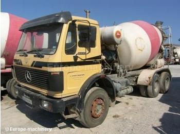 Mercedes 2225 - Concrete mixer truck