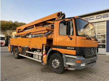 Concrete pump truck Mercedes-Benz ACTROS 1831 4x2 Betonpumpe Putzmeister M24-3: picture 1