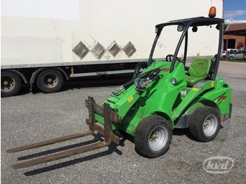  Avant 420 Compact Loader with telescopic boom and equipment - Skid steer loader