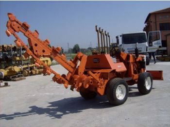 DITCH-WITCH R 30 4 wheel drive - Trencher