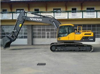 New Crawler excavator Volvo EC220DL UNUSED: picture 1