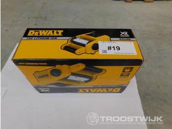 Garage equipment DeWalt DCL060: picture 1