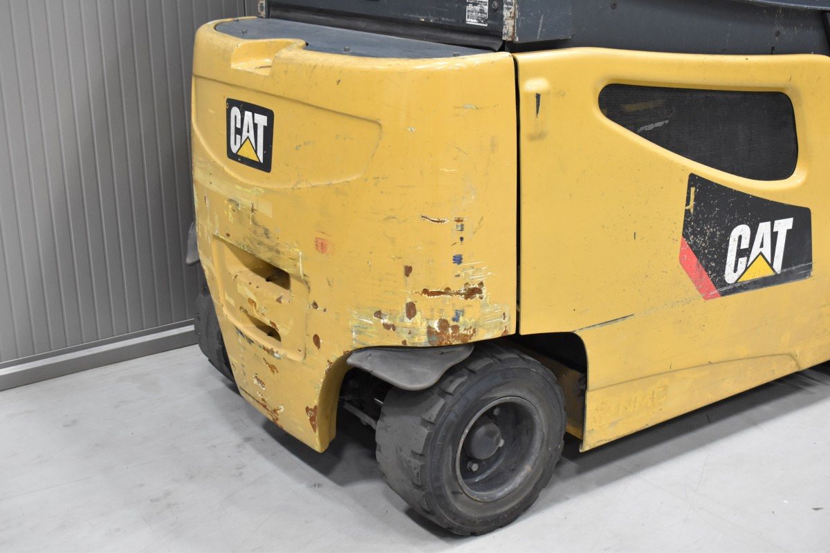 Electric forklift CATERPILLAR 2EPC6000: picture 7