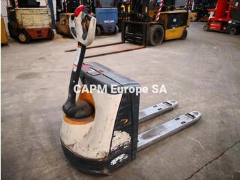 Pallet truck Crown WP3015: picture 1
