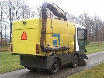 RAVO 5002 STH with 3rd brush en airco - Road sweeper