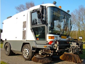 Ravo 560 with 3rd broom - Road sweeper