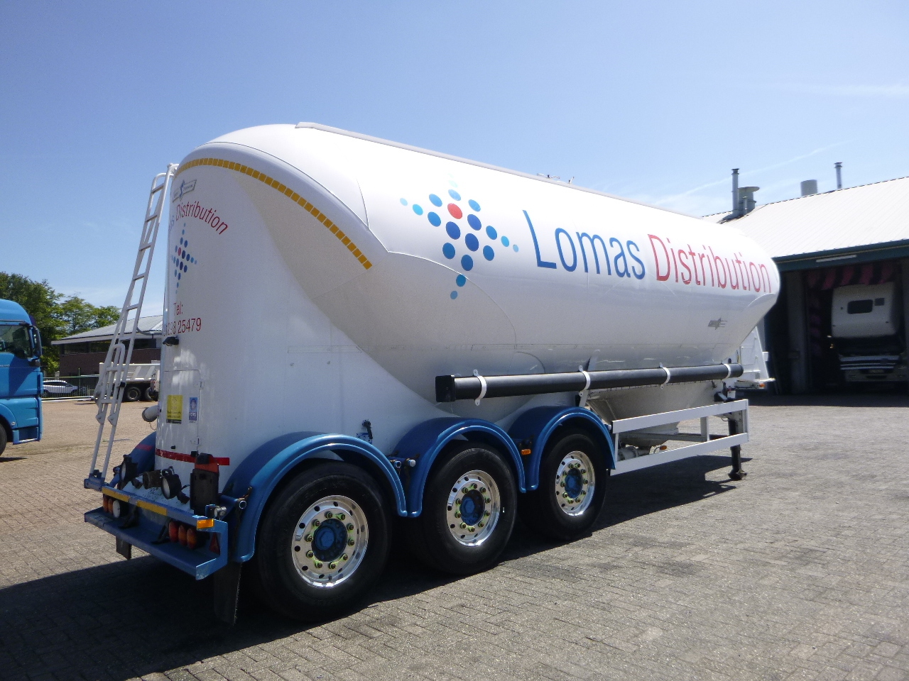Silo semi-trailer for transportation of flour Spitzer Powder tank alu 37 m3 / 1 comp: picture 3