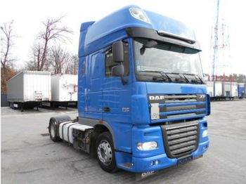 Tractor unit DAF XF 105.460 Superspacecab, 2011, Low Deck,: picture 1