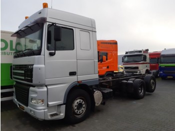 Cab chassis truck DAF 95 XF 380 Space Cab 6x2: picture 1