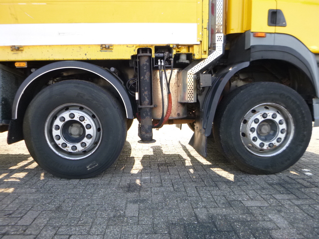 Dropside/ Flatbed truck, Crane truck DAF CF 85.480 8x4 + Hiab 700 EP-4 Hipro: picture 16