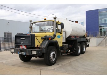 Tanker truck for transportation of chemicals Iveco 330.30 - UNIC- ASFALT-BITUMEN-GOUDRON: picture 1