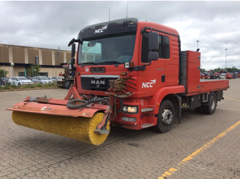 Dropside/ Flatbed truck MAN TGM 15.290: picture 1