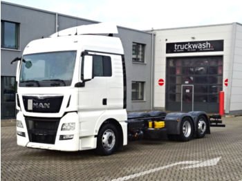 Container transporter/ Swap body truck MAN TGX 26.400/Standklima/ Euro 6 / Liftachse: picture 1
