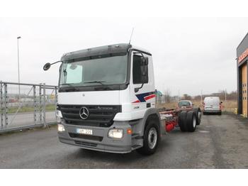 Container transporter/ Swap body truck Mercedes-Benz 2536 L: picture 1