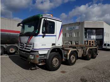 Container transporter/ Swap body truck Mercedes-Benz 3244: picture 1