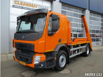 Skip loader truck Volvo FE 320: picture 1