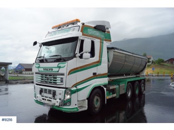 Tipper for transportation of bitumen Volvo FH540: picture 1