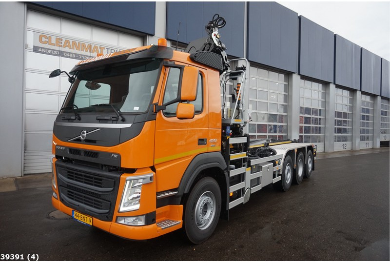 Hook lift truck, Crane truck Volvo FM 420 8x2 HMF 26 ton/meter laadkraan: picture 4